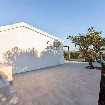 Olive Lounge House Ferienhaus Makarska